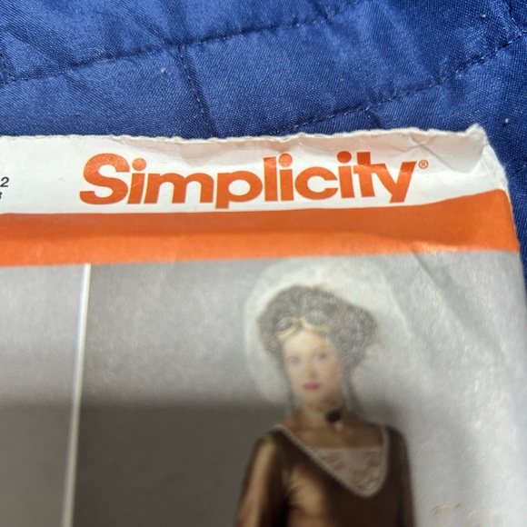 Simplicity 1772 - 4-6-8-10-12 Gothic Costume Pattern uncut - Picture 6 of 8